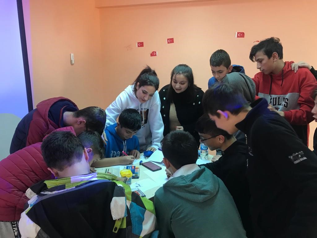 Anadolu Çocukları Sanat Öğreniyor